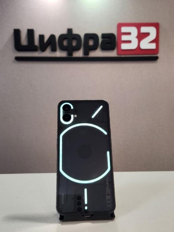 Смартфон Nothing Phone (1) 8/256 ГБ Смартфон Nothing Phone (1) 8/256 ГБ