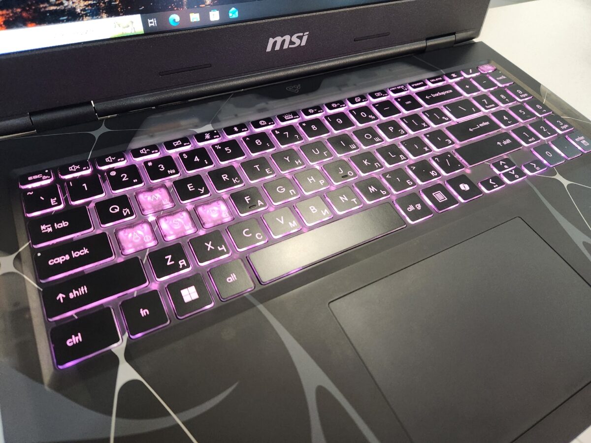 Игровой ноутбук MSI Cyborg 15 Игровой ноутбук MSI Cyborg 15