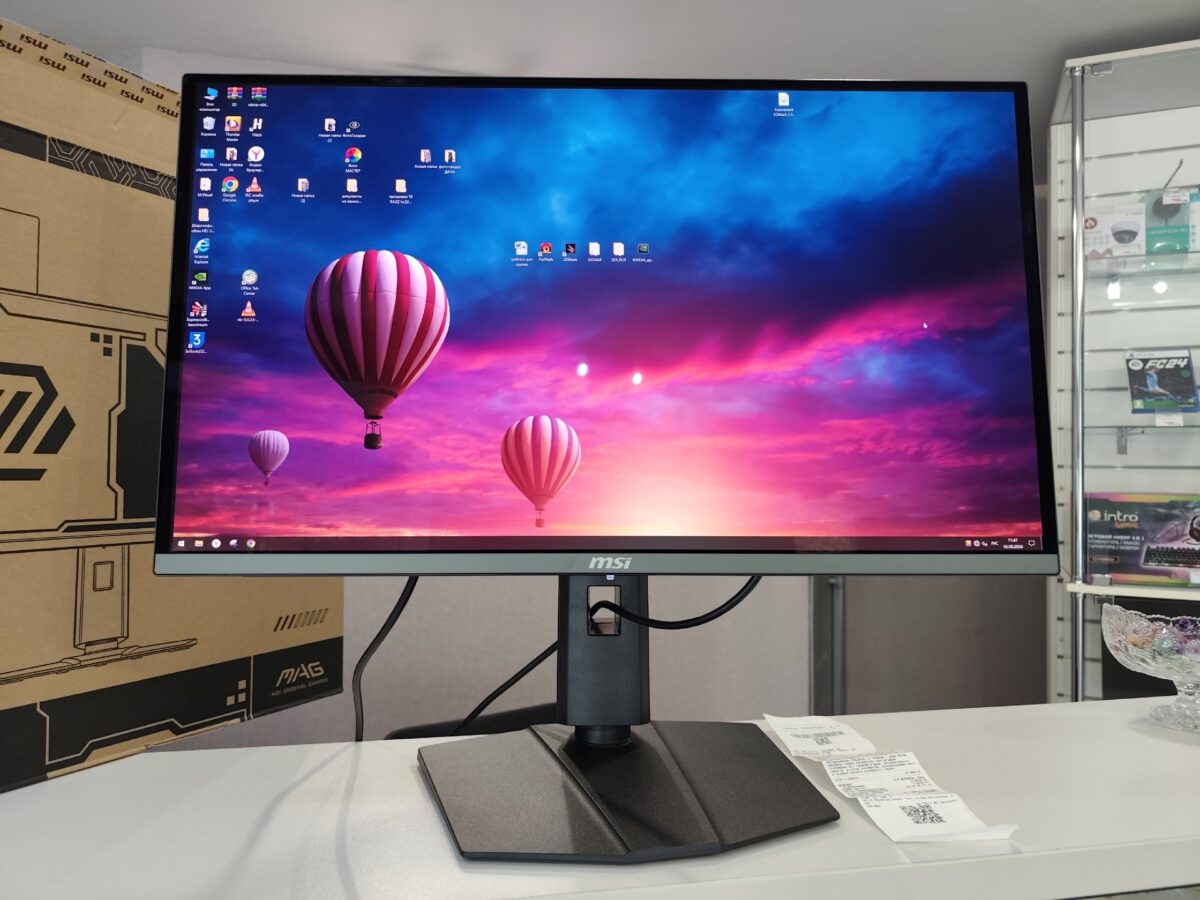 Монитор MSI MAG 272UP QD-OLED X24 Монитор MSI MAG 272UP QD-OLED X24